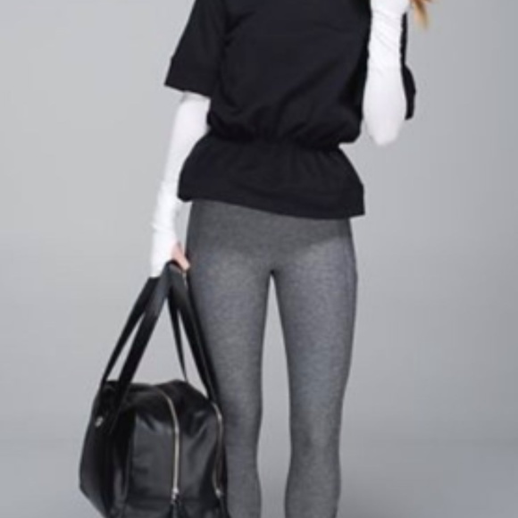 Lululemon Peplum Pullover - Size 6 - Picture 3 of 6